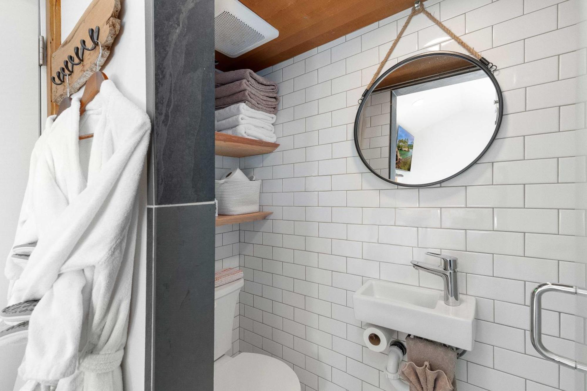 Blue Moon Tiny House, Sauna,Ht พอร์ตแองเจลิส ภายนอก รูปภาพ
